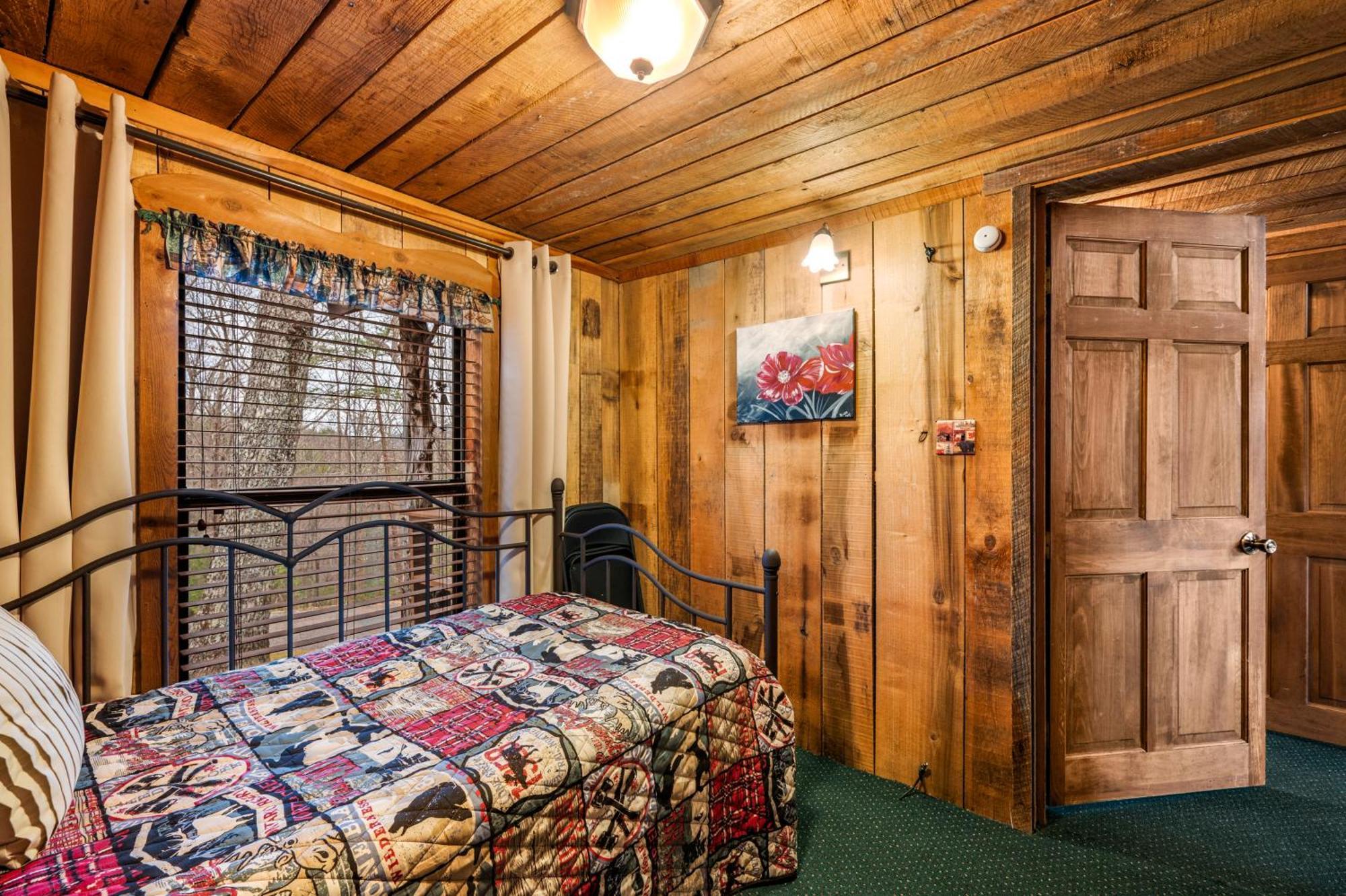 10 Miles Away From The Heart Of It All! Pigeon Forge Exteriér fotografie