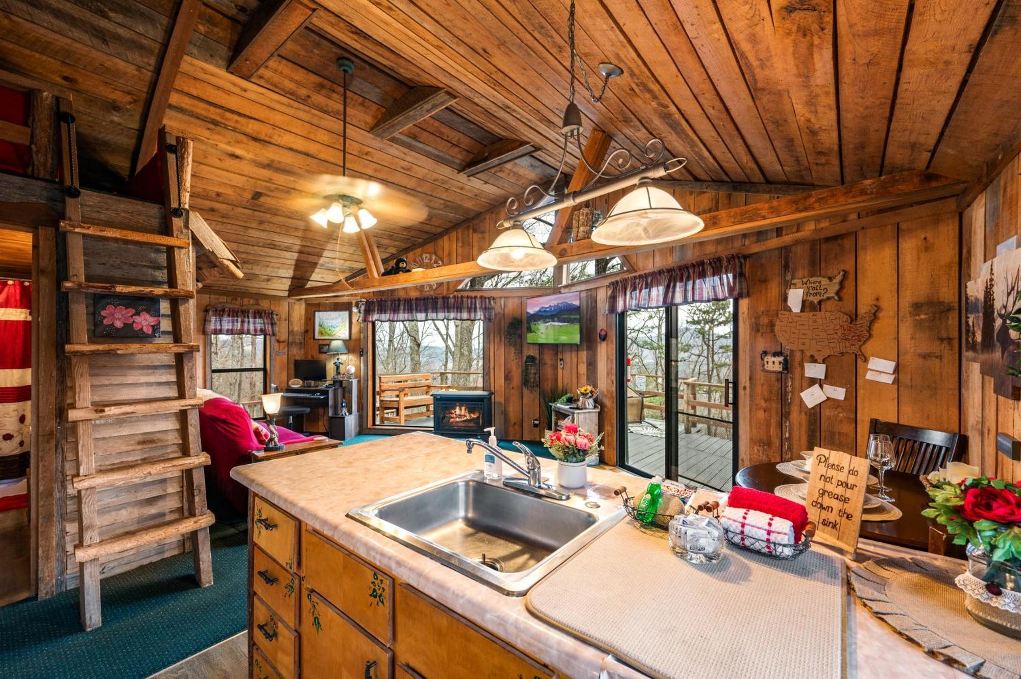 10 Miles Away From The Heart Of It All! Pigeon Forge Exteriér fotografie